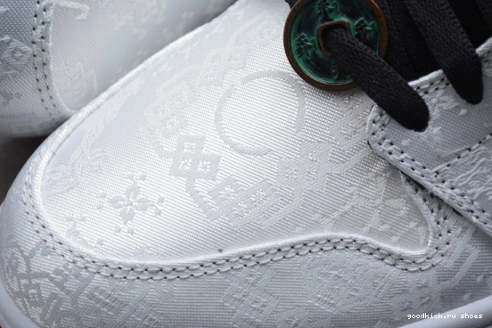 Mid  1 SE Fearless CU2804-100 CU2804-100 Edison Jordan CLOT Chen 0419